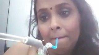Bhabhi Seksi Telanjang Asyik Nge-hookah