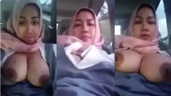 Goyangan Berjilbab Di Dalam Mobil Ojol