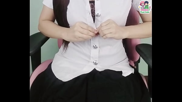 สาวนักศึกษาสุดเซ็กซี่โชว์เร้าใจบนโต๊ะคอม ใช้จู๋ปอมยั่วยวนสุดจัด