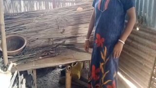 Bihari Babu Menggila Dengan Malkin Di Pondok Terbuka