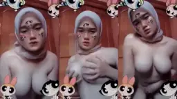 Gadis Berhijab Meremas Payudaranya Sambil Mengerang Nikmat