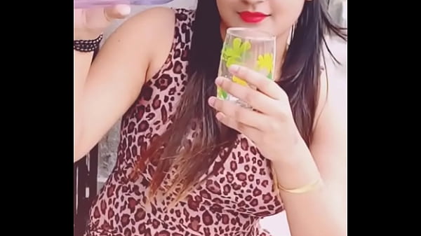 Cewek India Pose X, Bikin Ngilu Liatnya