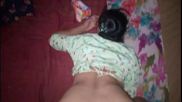 Desi Cewek Lagi Ngajak Main, Gue Peluk Erat Sambil Napas Berat.