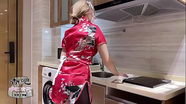 中华娘cos太撩人，直接冲上去干一炮