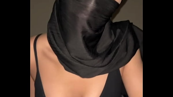 Arab Montok, Jilbab Basah, Tetek Ngaceng Bikin Mabok.
