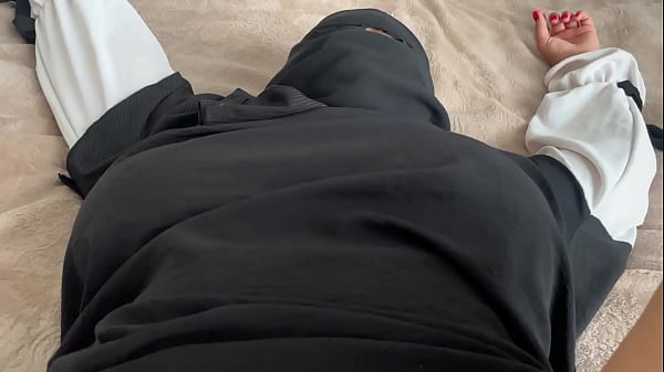 Pembantu Arab Bikin Kliennya Tegang Lihat Memek Sempit Dan Toket Gede