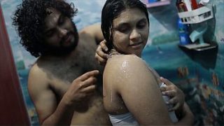 Ngentot Sama Kakak Tiri Di Kamar Mandi, Basah Kuyup Dan Panas.