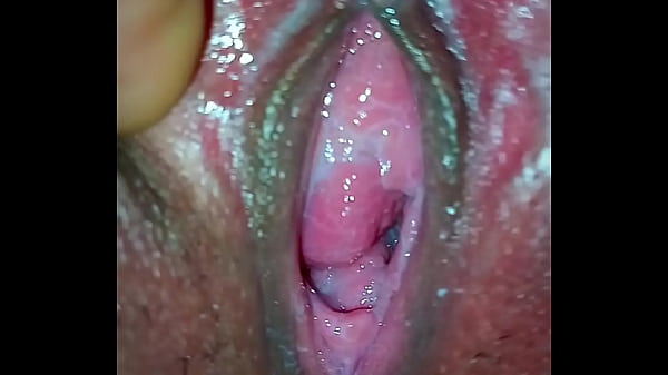 Bini Main Kontol Gede Sambil Crot Di Memek Sange Suami Istri.