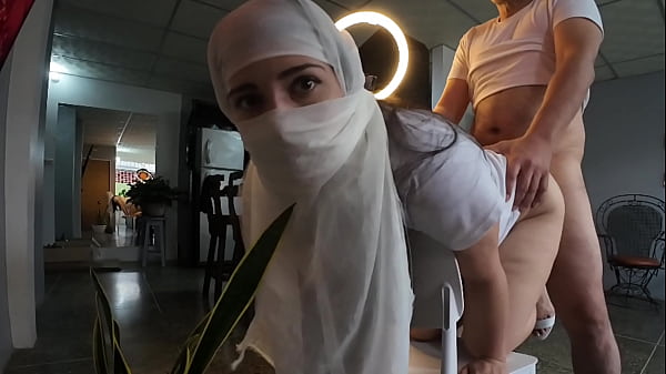 Ngentot Keras Sama Cewek Hijab, Mancing Keluar Di Pantatnya