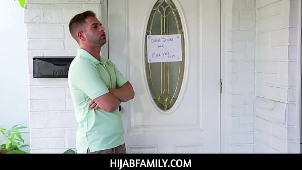 Hijabfamily – Pantat Arab Sempet Dicocol Sampai Njerit!