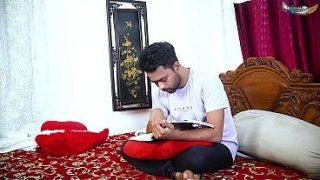 Ibu Tiri Montok Seksi Ngewe Sama Anak Tiri Saat Rumah Sepi Film Panjang Suara Hindi.