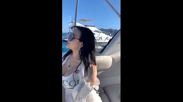 Cewek China, Keliatannya Sih Gitu, Tapi Bikin Makin Pengen.