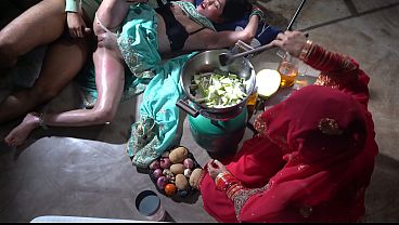 Ibu Tiri Dapur Xxx, Dapur India, Ibu Tiri Desi Dalam Bahasa Hindi, Ibu Tiri Desi Yang Bikin Nafsu Naik Di Dapur.