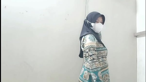 Ngentotin Bini Tetangga Pas Suaminya Cabut Kerja, Enak Banget Rasanya