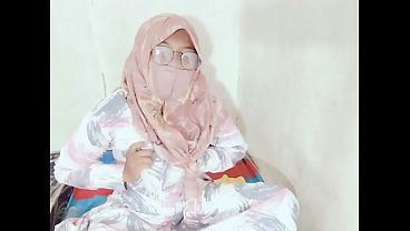 Tante Seksi Indonesia Viral Colmek Pake Botol, Bikin Makin Ngefly.