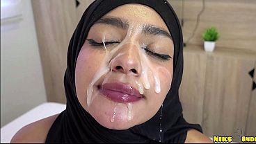 Muslimah Berjilbab Abg Digebukin Keras Sampe Crot Di Dalem.