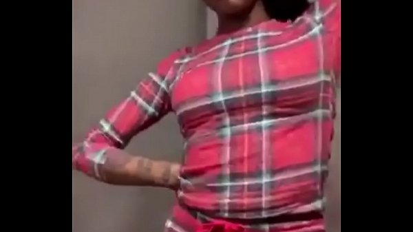 Asian Doll Goyangin Bokong Montoknya Yang Gede Banget Di Instagram Live Sambil Nyanyi Lagu Baru, Gerakan Mulutnya Bikin Greget