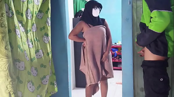 Kena Saksik Ojol Bawa Makanan Pas Lagi Mainin Kontol Sendiri