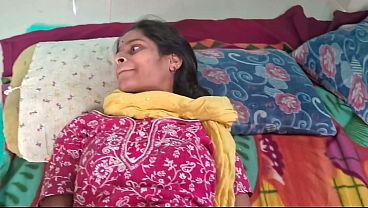 Desi Bhabhi Digebah Tetangga Sampai Meringis, Kontol Keras Masuk Dalem