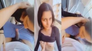 Cewek 19 Tahun Ngocok Mulut Di Balkon, Outdoor India Panas Bikin Greget