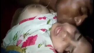 Pasutri Tengah Malam Main Video Mesum Ala India
