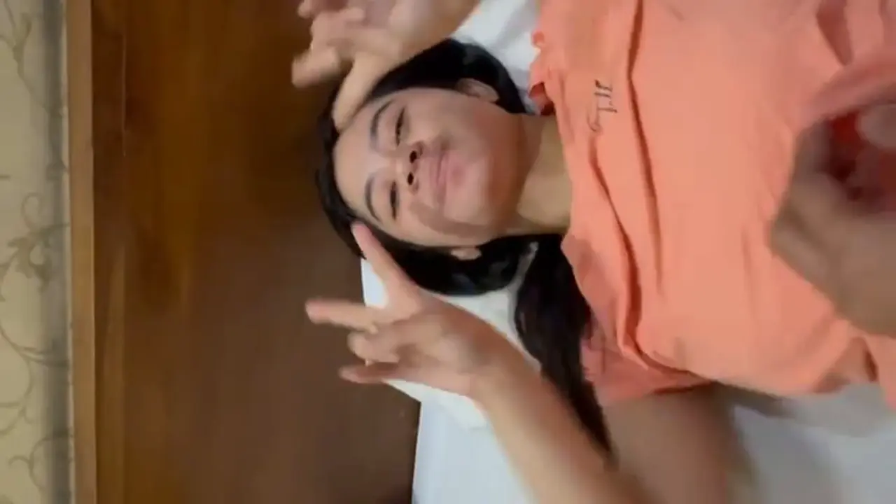 Sii Rini Digituin Sama Laki Orang, Malah Pasrah, Nggak Nolak Sama Sekali.