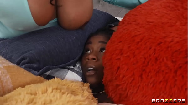 Ngencengin Bantal Sambil Minta Digilir / Brazzers / Download Full Di Https://zzfull.com/haz