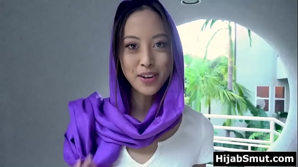 Monyet Hijab Pengen Digaruk Terus, Nggak Bisa Berenti Mikirin Kontol.