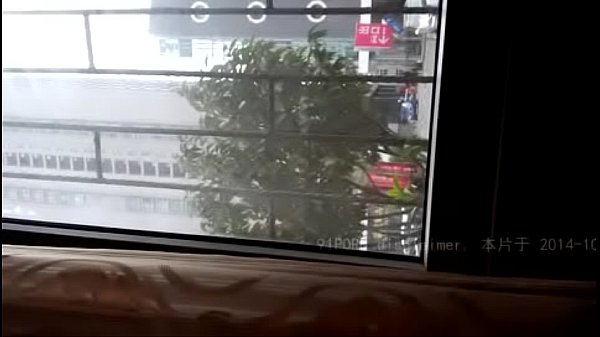 中国男人浩哥干饭时直接干闺蜜，饭桌变战场