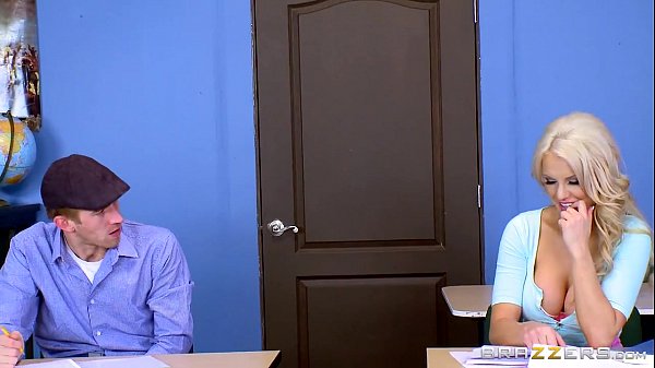 Ngentot Bareng Kenzie Taylor Di Sekolah, Toket Gede Bikin Pelajaran Kacau