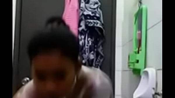 Narsisnya Bikin Makin Pengen Liat, Crot Abis Di Muka Sendiri