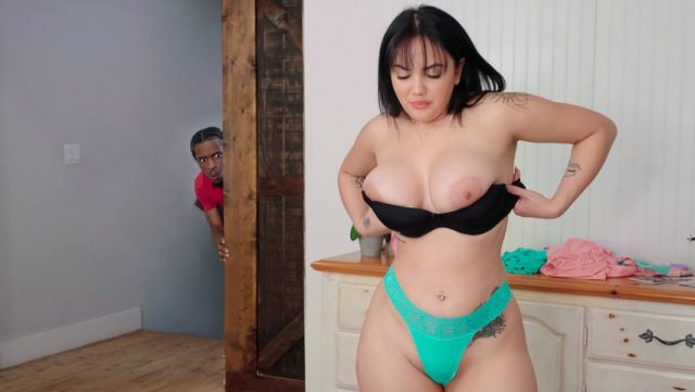 Reality Kings – Susu Gede Gue Sampai Nggak Muat Dimasukin